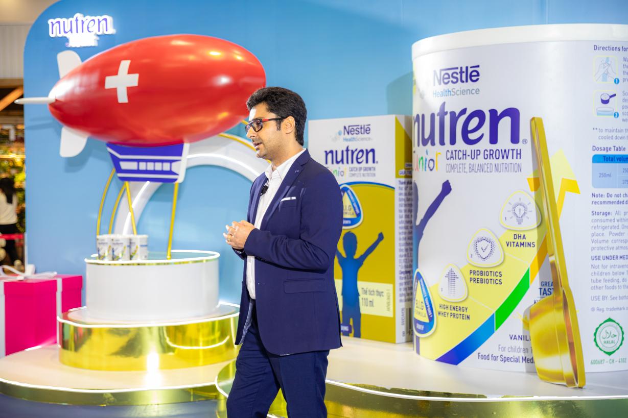Ông Zubin Trikha Trưởng ngành hàng Dinh Dưỡng Đặc biệt tại Nestle Việt Nam nhấn mạnh cam kết của Nutren Junior  Ngày hội thôi nôi quy tụ hàng trăm gia đình, hướng tới xác lập kỷ lục Việt Nam