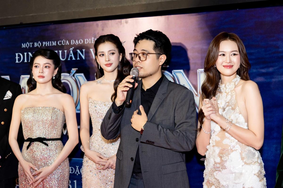 Ốc mượn hồn 1 Loạt hoa, á hậu và người đẹp đến ủng hộ Hoa hậu Tiểu Vy và Quốc Trường