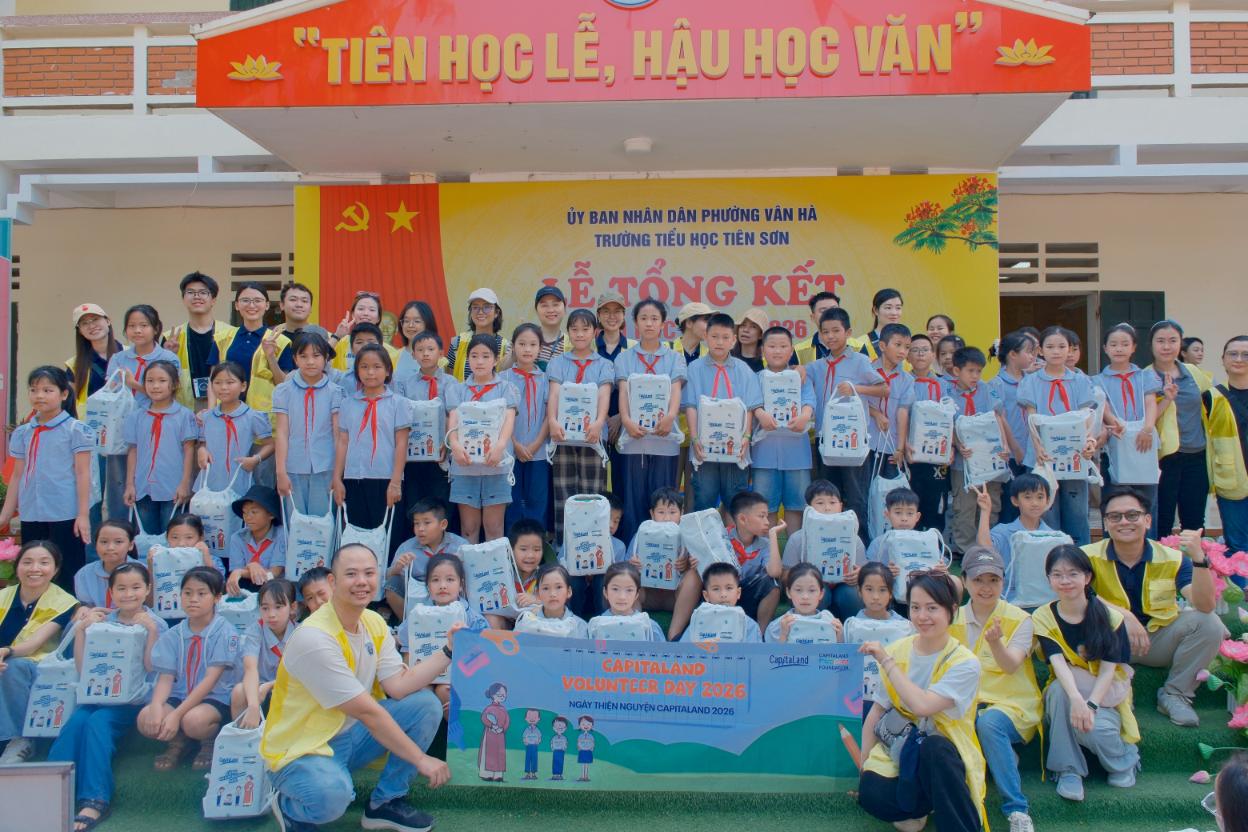 CapitaLand Development 1 CapitaLand Development trao tặng dụng cụ học tập cho hơn 2.000 học sinh tại năm điểm trường