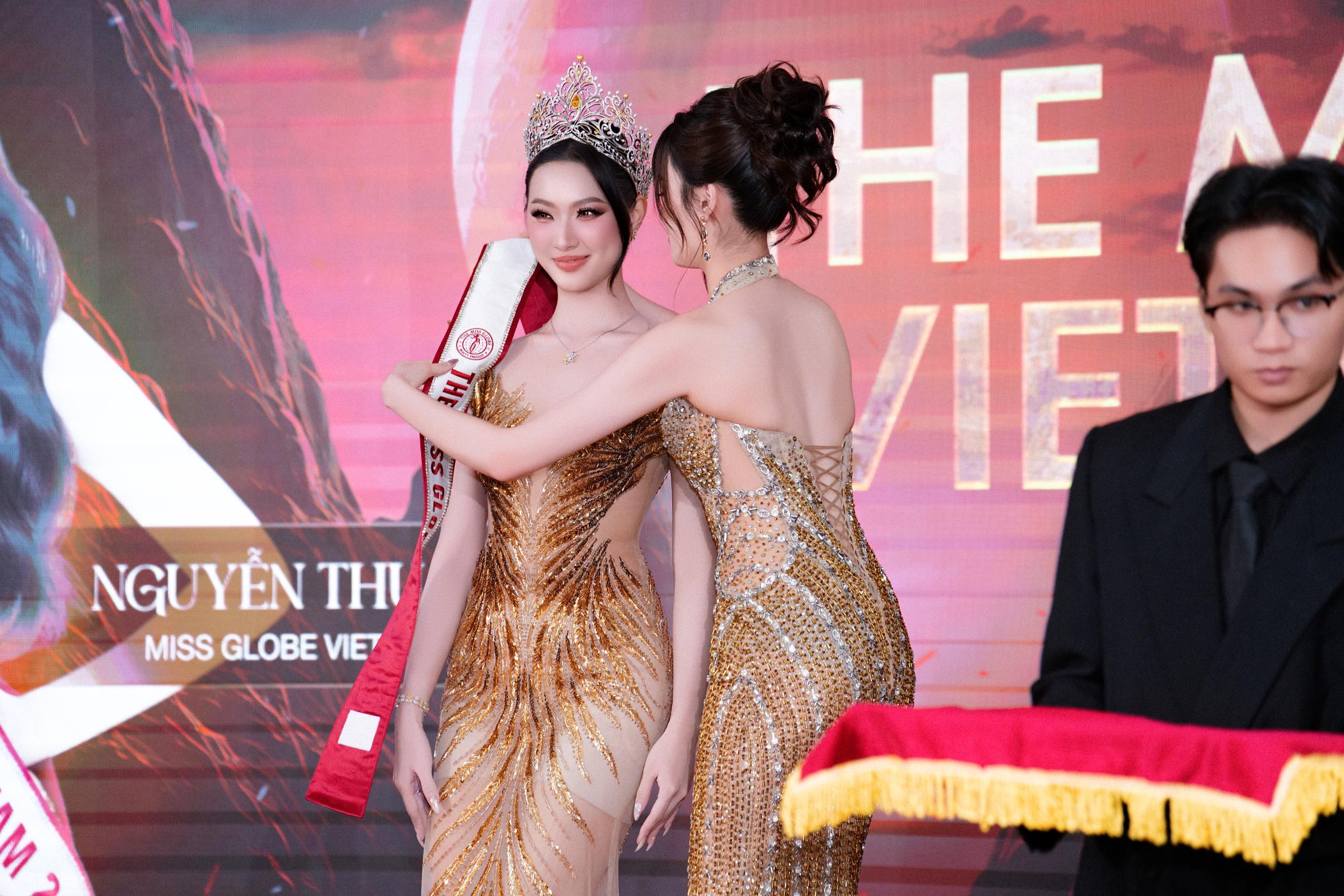 Mister Supranational 2026 và Miss Globe 2026 3 Nam vương Hàn Việt, hoa hậu Thu Thảo đại diện Việt Nam tham dự Mister Supranational 2026 và Miss Globe 2026