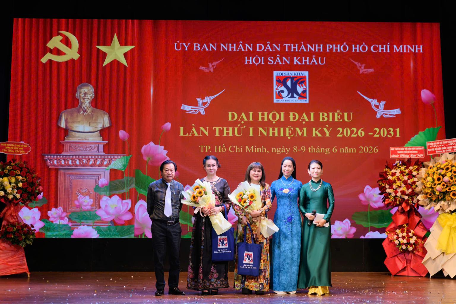 NSND Trịnh Kim Chi đạt 97,2% số phiếu bầu Chủ tịch Hội Sân khấu TP.HCM NSND Trịnh Kim Chi với chức vụ Chủ tịch Hội sân khấu Tphcm 5 NSND Trịnh Kim Chi đạt 97,2% số phiếu bầu Chủ tịch Hội Sân khấu TP.HCM