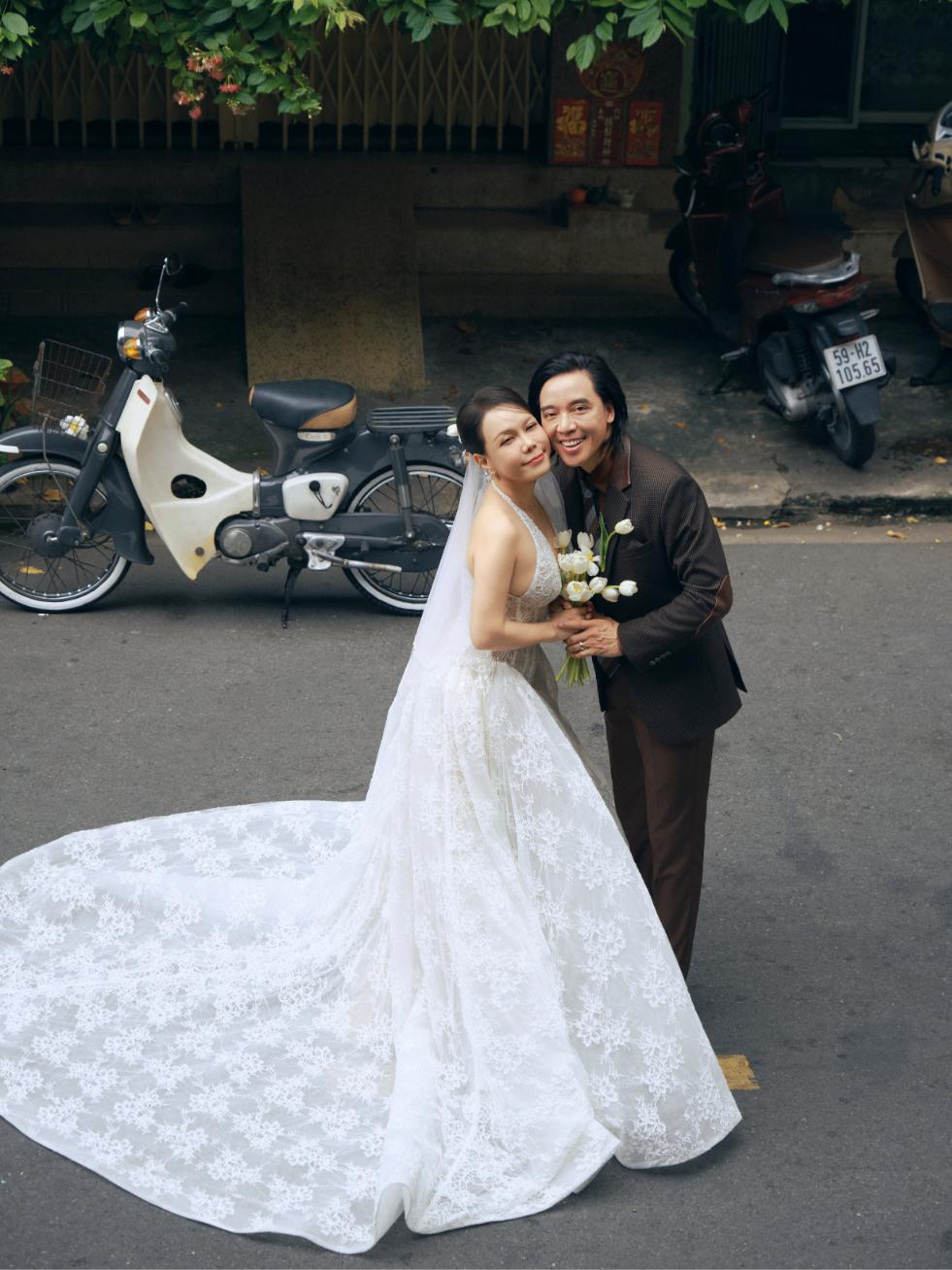 20 năm hôn nhân của Việt Hương Hoài Phương: Yêu thương và thấu hiểu! Việt Hương Hoài Phương 1 20 năm hôn nhân của Việt Hương Hoài Phương: Yêu thương và thấu hiểu!