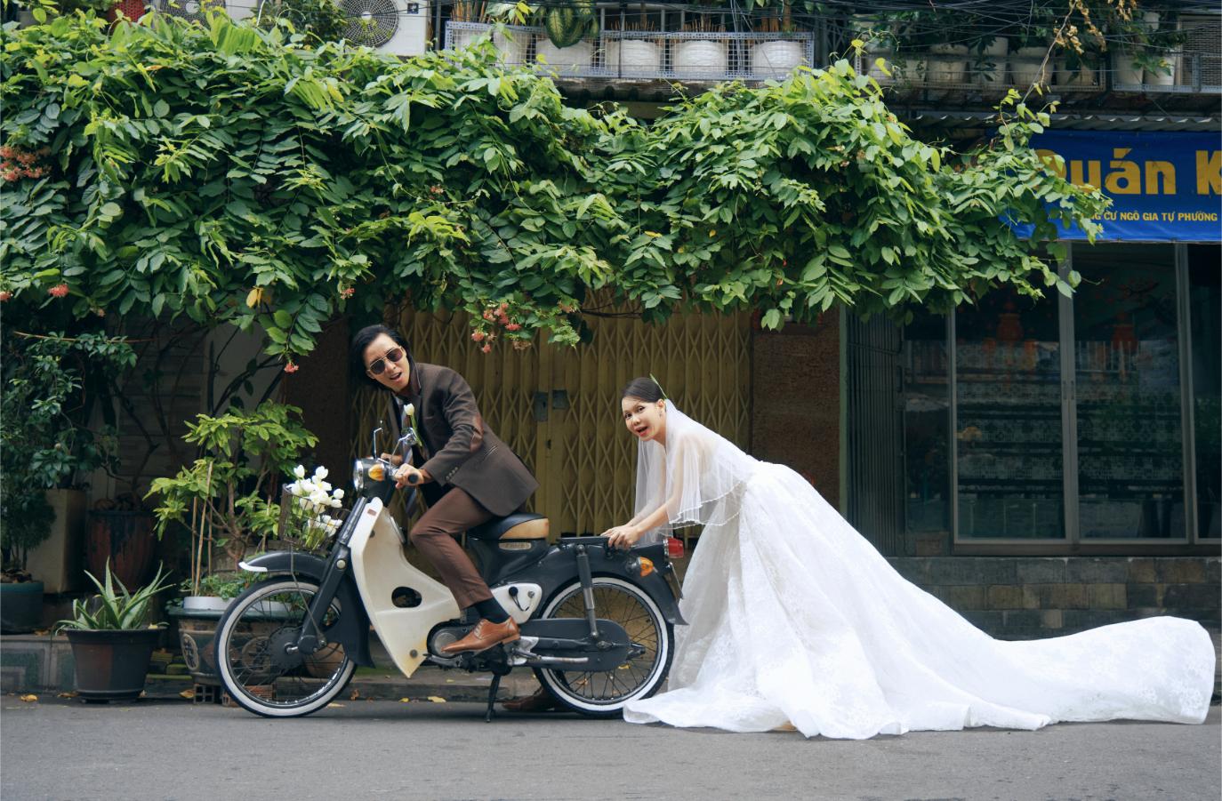 20 năm hôn nhân của Việt Hương Hoài Phương: Yêu thương và thấu hiểu! Việt Hương Hoài Phương 2 20 năm hôn nhân của Việt Hương Hoài Phương: Yêu thương và thấu hiểu!