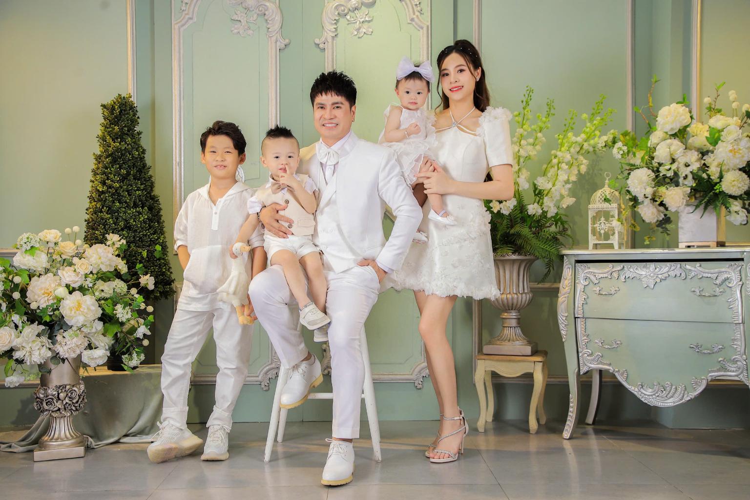 vo luong gia huy10 Vợ ca sĩ Lương Gia Huy tổ chức sinh nhật tuổi 13 cho con trai Andy