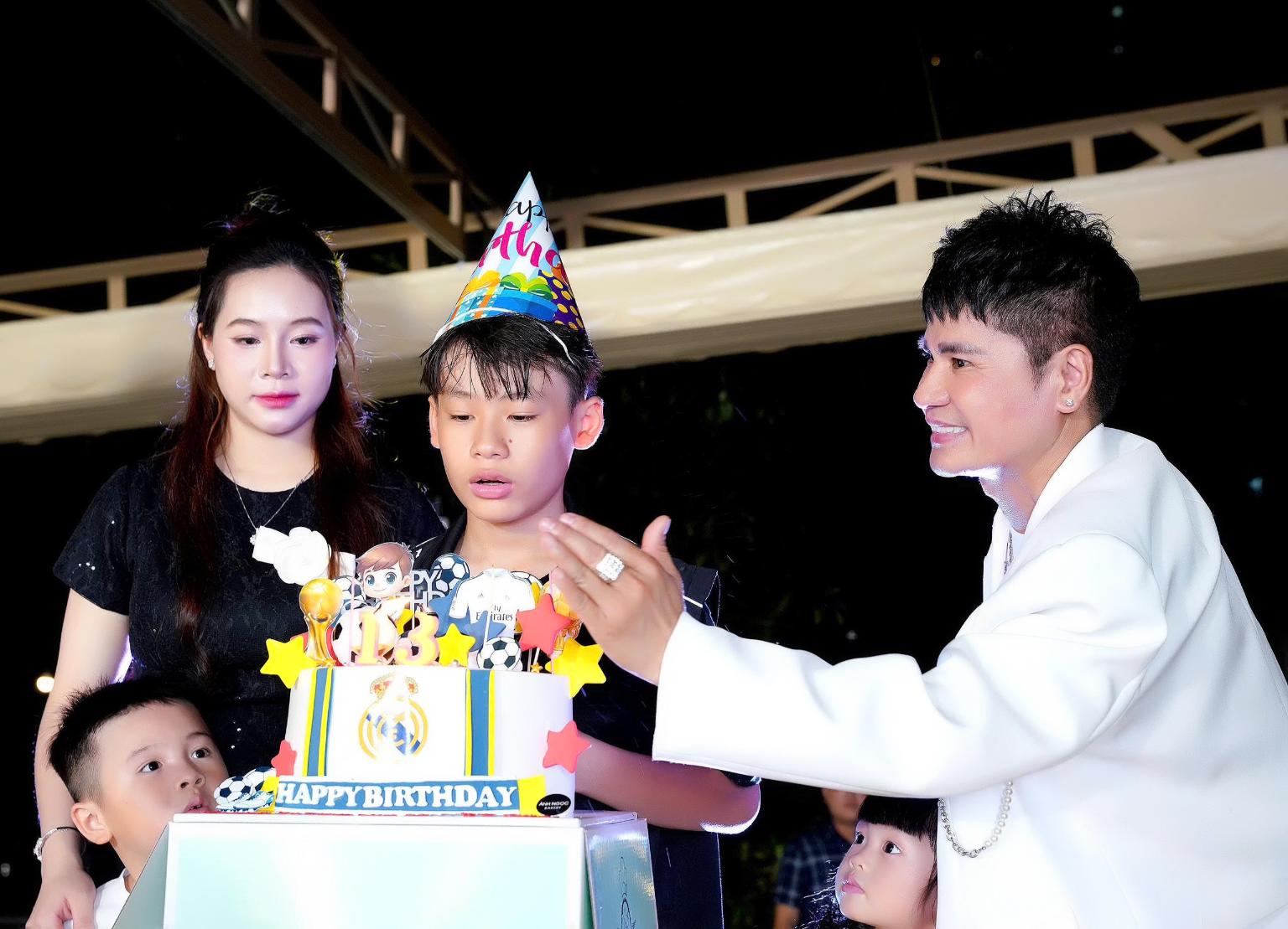 vo luong gia huy5 Vợ ca sĩ Lương Gia Huy tổ chức sinh nhật tuổi 13 cho con trai Andy
