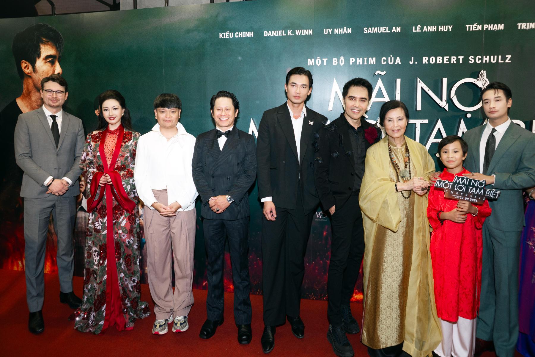 Dàn cast Mãi Nợ Một Lời Tạm Biệt xuất hiện tại thảm đỏ ra mắt phim 08 9 vừa qua Mỹ nhân gốc Việt 10 năm hoạt động bền bỉ ở hải ngoại: Vanessa Lê là ai?
