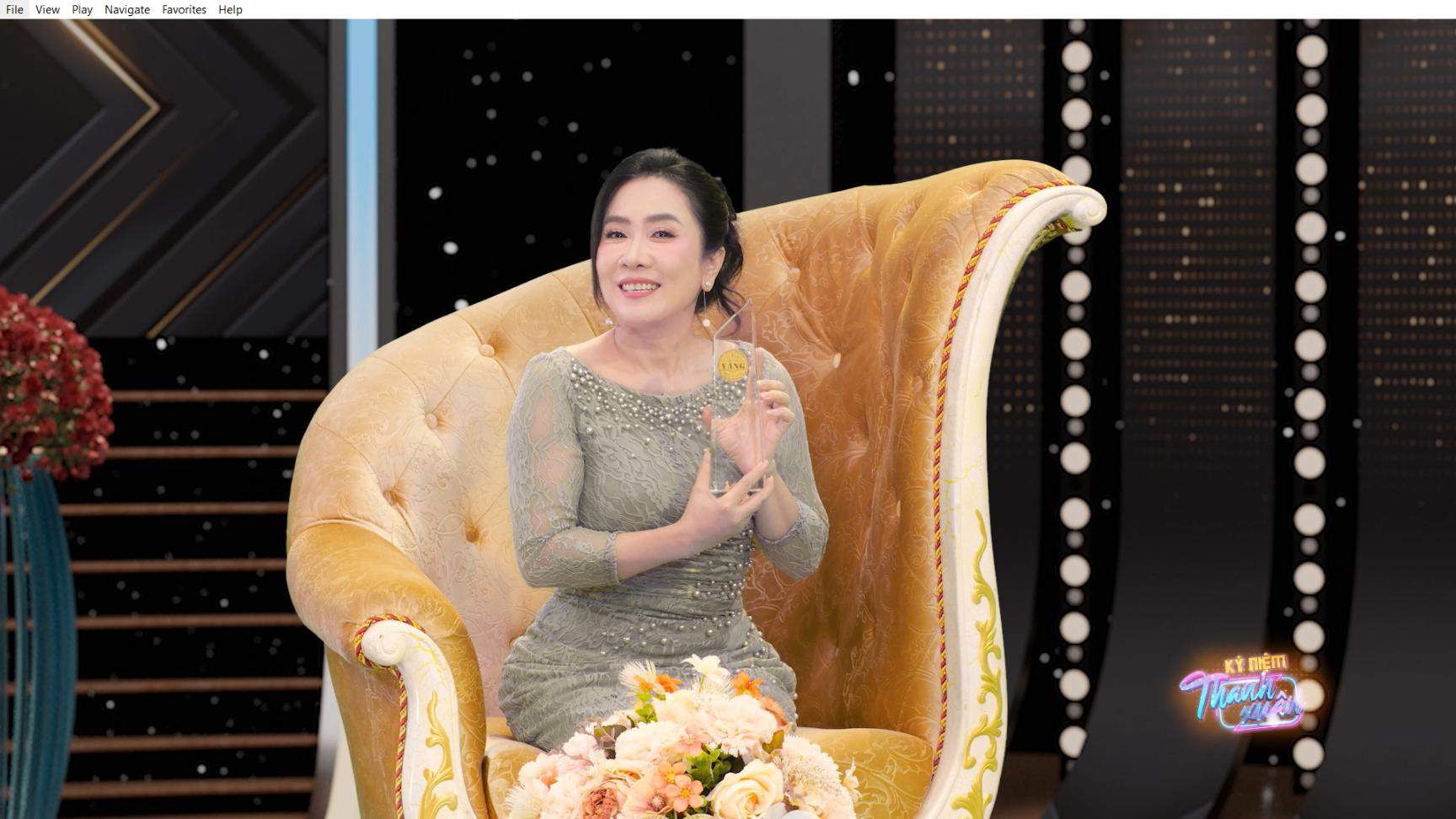 NSƯT VÂN KHÁNH NSƯT Vân Khánh “Tôi học theo cái mới của giới trẻ nhưng biết lọc ra điều phù hợp”