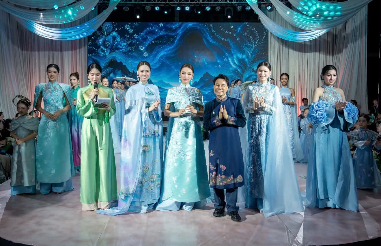  NTK Trần Thiện Khánh mở màn show áo dài Hương ký ức tại Huế