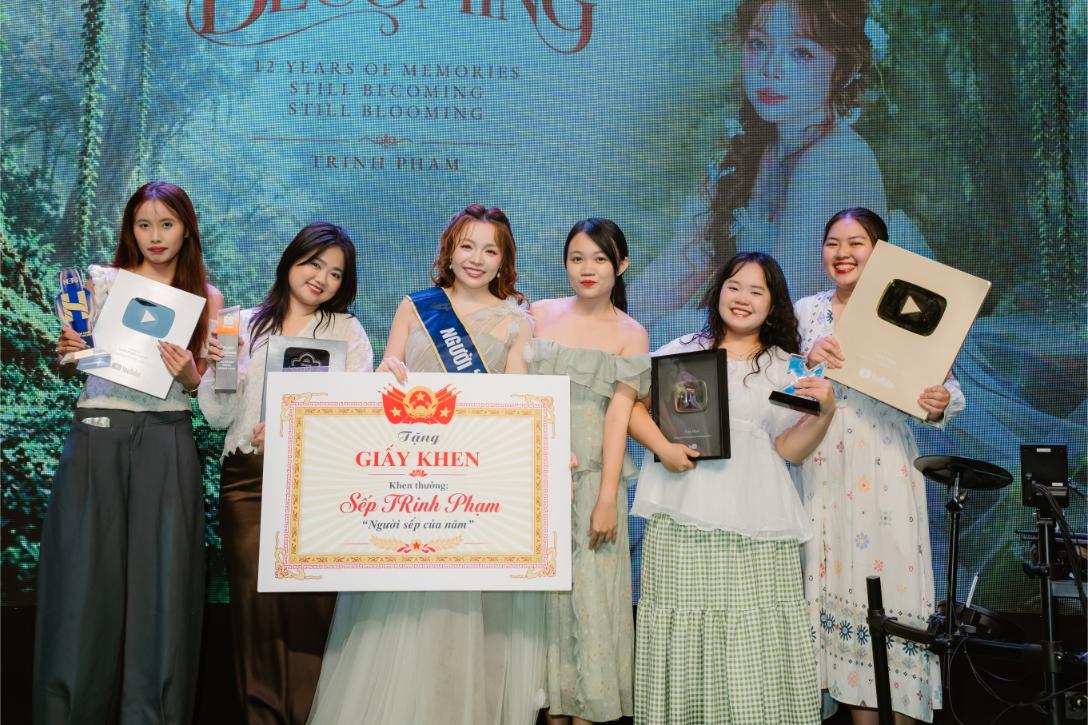 Beauty Blogger Trinh Phạm đánh dấu 12 năm sáng tạo nội dung với sự kiện “12 Years Still Blooming” Trinh Phạm 1 Beauty Blogger Trinh Phạm đánh dấu 12 năm sáng tạo nội dung với sự kiện “12 Years Still Blooming”